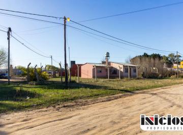 Casa de 4 ambientes, Mar de Ajó · Propiedad Cómoda y Luminosa - C788