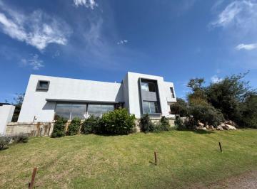 Casa de 9 ambientes, Malagueño · Tierra Alta - Alquiler - Casa de Categoria