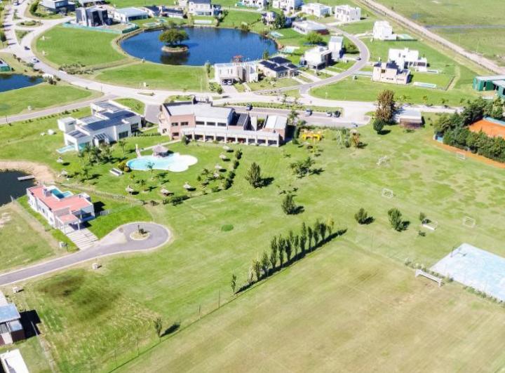 Terreno · 850m²