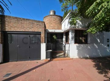 Casa · 122m² · 4 Ambientes · 1 Cochera · Venta Casa 3 Dorm. - Fisherton!