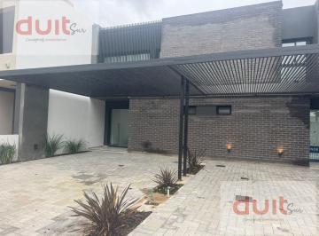 Casa · 160m² · 7 Ambientes · 2 Cocheras · Excelente Dúplex en Prados de Manantiales!