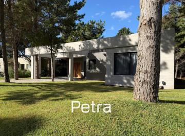 Casa · 148m² · 4 Ambientes · Casa en Venta en Costa Esmeralda