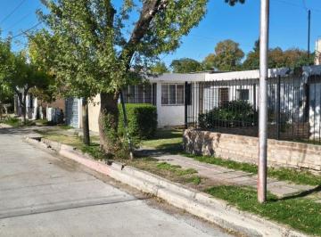 Casa de 5 ambientes, General San Martín · Casa en Venta