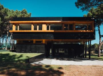 Casa · 369m² · 6 Ambientes · 2 Cocheras · Venta Casa - 400 m - Villarobles - Pinamar