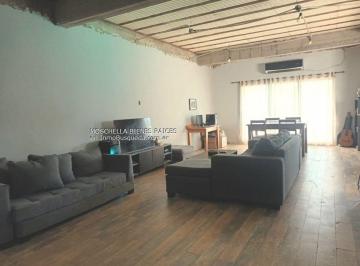 Casa de 2 ambientes, La Plata · Casa con 312 m² de Terreno y 1 Dormitorio en Venta en Lisandro Olmos