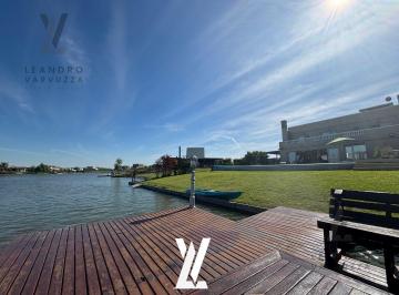 Casa · 265m² · 5 Ambientes · 4 Cocheras · Casa 6 Ambientes en Venta /alquiler en San Sebastian a La Laguna