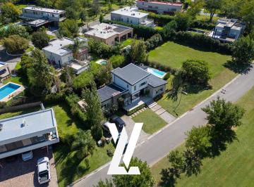 Casa · 165m² · 4 Ambientes · 2 Cocheras · Casa en 4 Amb en Venta en Fincas de Hudson