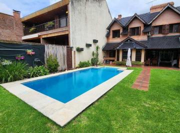 Casa · 320m² · 5 Ambientes · 2 Cocheras · Casa 5 Ambientes en Venta Haedo Moron Chalet