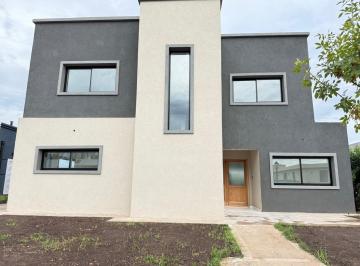 Casa · 211m² · 6 Ambientes · 3 Cocheras · Casa en Venta 4 Dorm. + Escritorio San Pablo Pilar