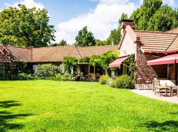 Casa de 7 ambientes, Pilar · Carmel Alquiler y Venta 4 Dor Ulrich Propieades