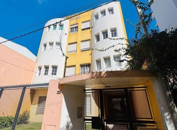 Departamento de 2 ambientes, La Plata · Alquiler 1 Dormitorio Al Frente, 1° Piso por Escalera