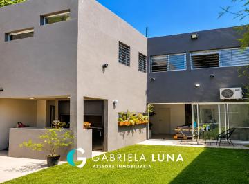 PH de 4 ambientes, Villa Urquiza · Venta PH Moderno - Patio con Jardin y Parrilla - Sin Expensas - Villa Urquiza