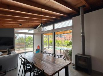 Casa de 3 ambientes, Zárate · Moderna y Luminosa Casa en Dúplex de 2 Habitaciones Barrio La Candelaria