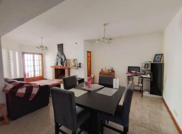 Casa de 8 ambientes, Córdoba · 2 Casas en Venta en B° Maipu 1ra. Hermosas, Impecables - Escritura