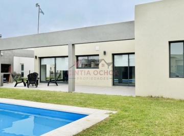 Casa · 150m² · 4 Ambientes · 4 Cocheras · Casa en Venta 4 Ambientes en La Alameda con Pileta