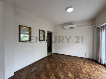 Departamento · 110m² · 5 Ambientes · Diagonal 80 y 47. Gran Departamento Al Frente de Dos/tres Dorm.