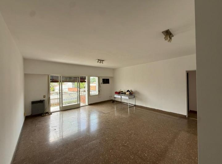 Departamento · 80m² · 4 Ambientes · 1 Cochera