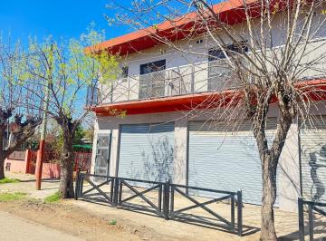 Casa · 250m² · 5 Ambientes · 3 Cocheras · Venta de Importante Local Sobre Av Croacia + 3 Dptos