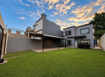Casa · 76m² · 3 Ambientes · 2 Cocheras · Oportunidad Casa en Venta 3 Ambientes con Patio y Pileta Sa de Padua