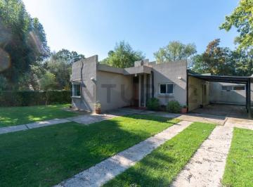 Casa · 160m² · 4 Ambientes · 4 Cocheras · Casa en Venta en La Plata
