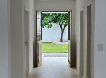 Casa de 5 ambientes, San Isidro · Casa a Estrenar en Venta en Santa Rita