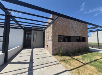 Casa · 80m² · 3 Ambientes · 1 Cochera · Dúplex Rincones de Manantiales Planta Baja 2d, 2b