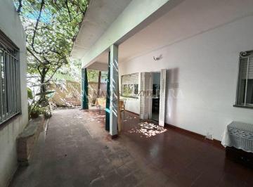 Casa · 147m² · 3 Ambientes · 1 Cochera · Casa Amplio Parque Permuta