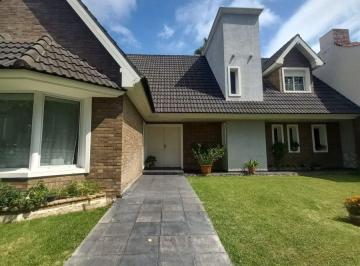 Casa de 6 ambientes, Chacras de Coria · Venta Casa - Chacras Darragueira