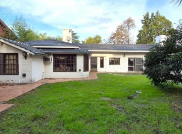 Casa · 200m² · 8 Ambientes · 2 Cocheras · ¡Oportunidad - Bajó El Precio! Casa Sobre 2 Lotes (672 m² Totales)