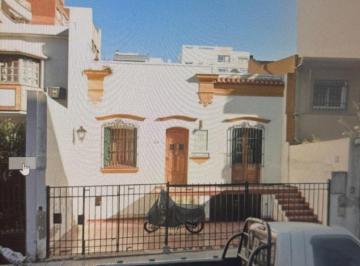 Casa · 504m² · Casa en Venta en La Mejor Zona de Caballito