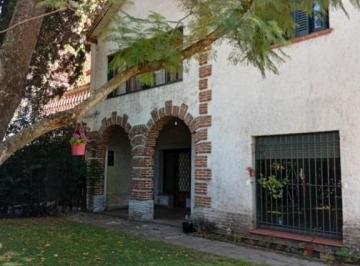 Casa · 150m² · 5 Ambientes · Casa en Temperley