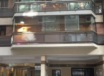 Departamento de 4 ambientes, Belgrano · Excelente Semipiso de 4 Ambientes Al Frente con Balcon y Cochera