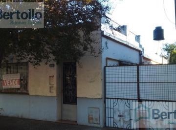Casa · 122m² · 4 Ambientes · 2 Cocheras · Venta - Casa - Teniente Agneta 1850 - 3 Dorm. - Azcuenaga - Rosario