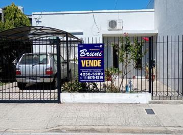 Casa de 4 ambientes, Quilmes · Casa Sobre Lote Propio Ubicada en Ezpeleta Oeste, en Zona Residencial Tranquila y de Fácil Acceso