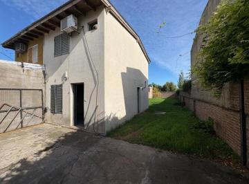 Casa · 80m² · 3 Ambientes · 1 Cochera · Casa en Venta - 2 Dorm. 1 Baño - Pergamino