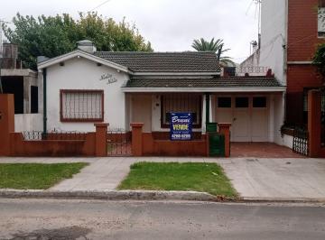 Casa de 4 ambientes, Quilmes · Casa con 3 Dorm. en Venta con 375 m² en Ezpeleta Este