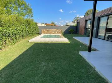 Casa · 151m² · 3 Dormitorios · Casa en Venta en Funes City.