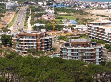 Departamento · 122m² · 4 Ambientes · 2 Cocheras · Sense 202 en Venta: 3 Dorm., 150 m², Balcón con Parrilla y 2 Cocheras