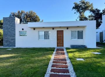Foto1 · Casa a Estrenar! Conoce Esta Hermosa Propiedad en Venta, en La Exclusiva Playa Tio Tom!