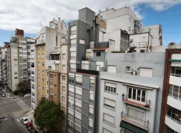 Departamento de 2 ambientes, Mar del Plata · Departamento 3 Amb Al Frente con Balcón a La Calle - Plaza Colón.