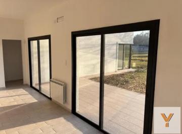 Casa · 145m² · 4 Ambientes · 1 Cochera · Casa en Venta - 3 Dorm. 2 Baños - La Plata