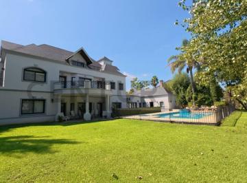 Casa · 542m² · 6 Ambientes · 1 Cochera · Casa en Venta en Saint Thomas Sur – Doble Lote con Vista Al Golf