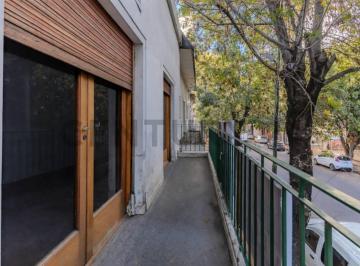 PH · 120m² · 4 Ambientes · 1 Cochera · Casa en Venta en PH, Apta Crédito, Centro