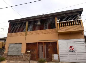 Casa de 7 ambientes, La Matanza · Casa con 340 m² Totales y 5 Dorm. en Venta, Isidro Casanova