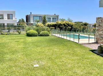 Casa · 210m² · 4 Ambientes · 2 Cocheras · Casa en Venta, 4 Ambientes, en Reserva Cardales, 1 Planta, Barrio Escriturable, Excelente Estado