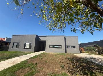 Casa · 165m² · 5 Ambientes · 4 Cocheras · Casa en El Canton - Norte