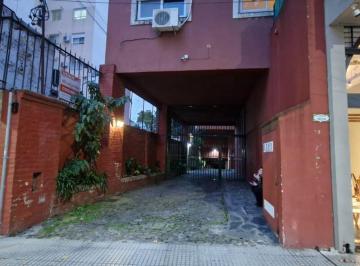 Garage · 12m² · Cochera Fija a 1/c de Av Maipú.