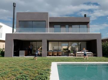 Casa · 327m² · 5 Ambientes · 2 Cocheras · Venta, Casa, 5 Amb, Dep, Lavadero, Escritorio, Playroom, Jardín, Parrilla, Piscina, Cochera, Escobar