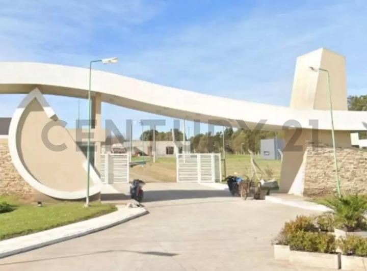 Terreno · 820m²