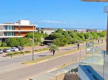 Departamento · 100m² · 3 Ambientes · 1 Cochera · Sense 301 en Venta: 2 Suites, 125 m², Vistas a Montoya y La Barra con Balcón y Parrilla
